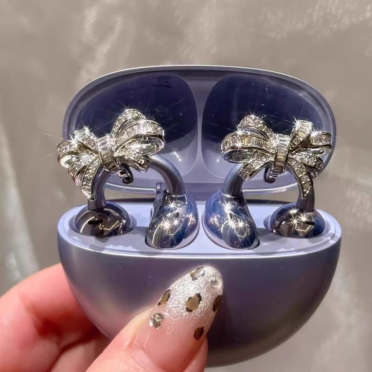 Bow Rhinestone تزيين سماعات Clip-On – Silver Bow Style D ديزاين فاخر make it long