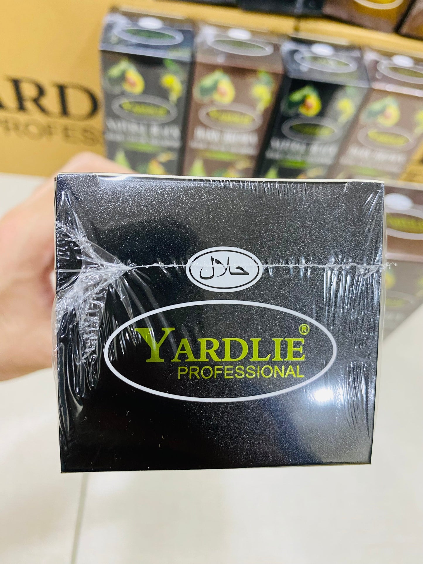 Yardlie UK Hair Color Shampoo | No Skin Color